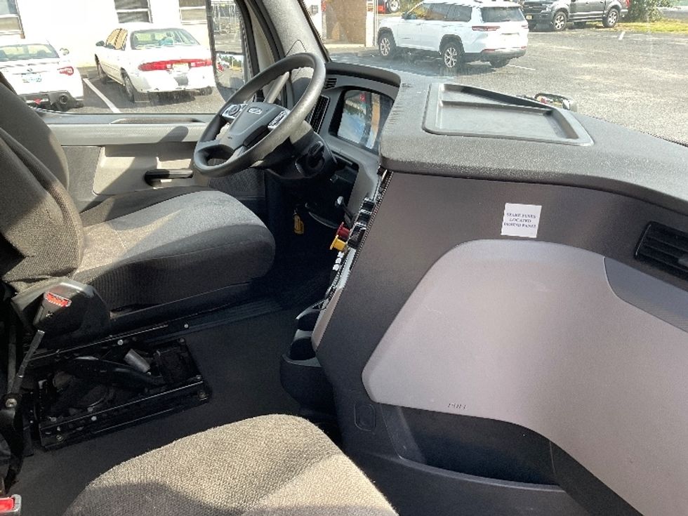 Sleeper Tractor-Heavy Duty Tractors-Freightliner-2022-T12664ST-Millville-NJ-376,975\n\t\tmiles-$ 84,750 - Image 15