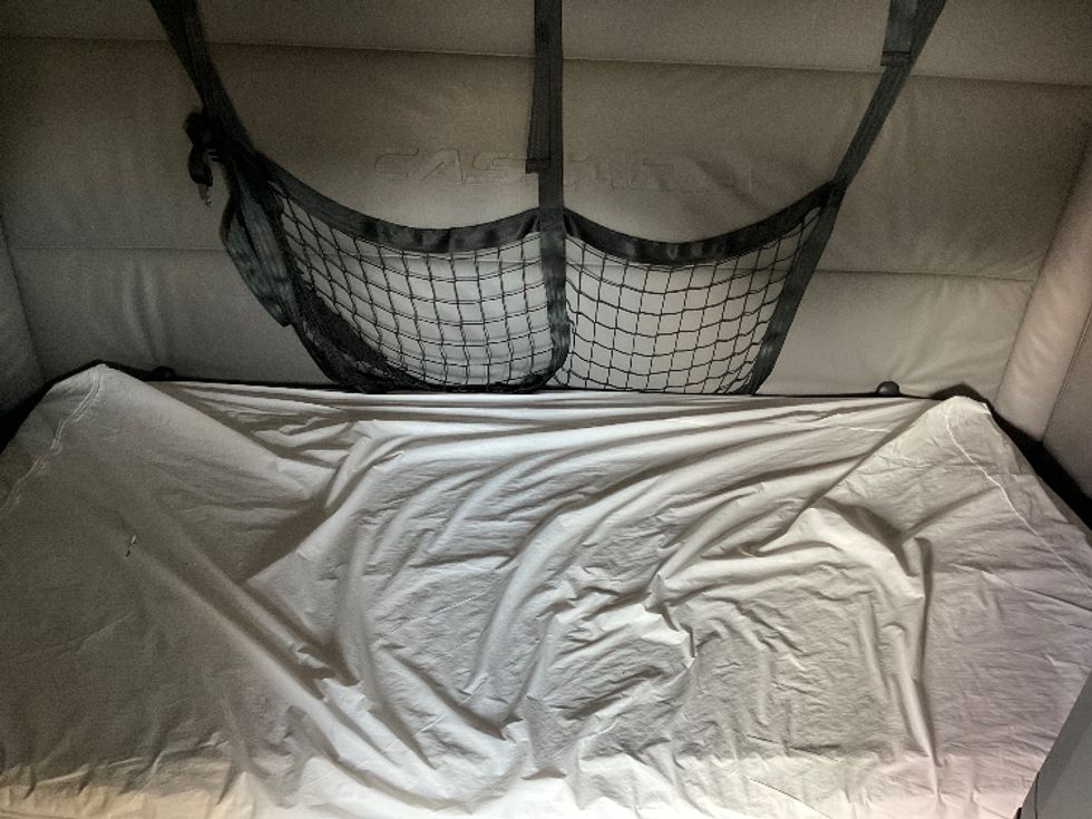 Sleeper Tractor-Heavy Duty Tractors-Freightliner-2022-T12664ST-Millville-NJ-376,975\n\t\tmiles-$ 84,750 - Image 17