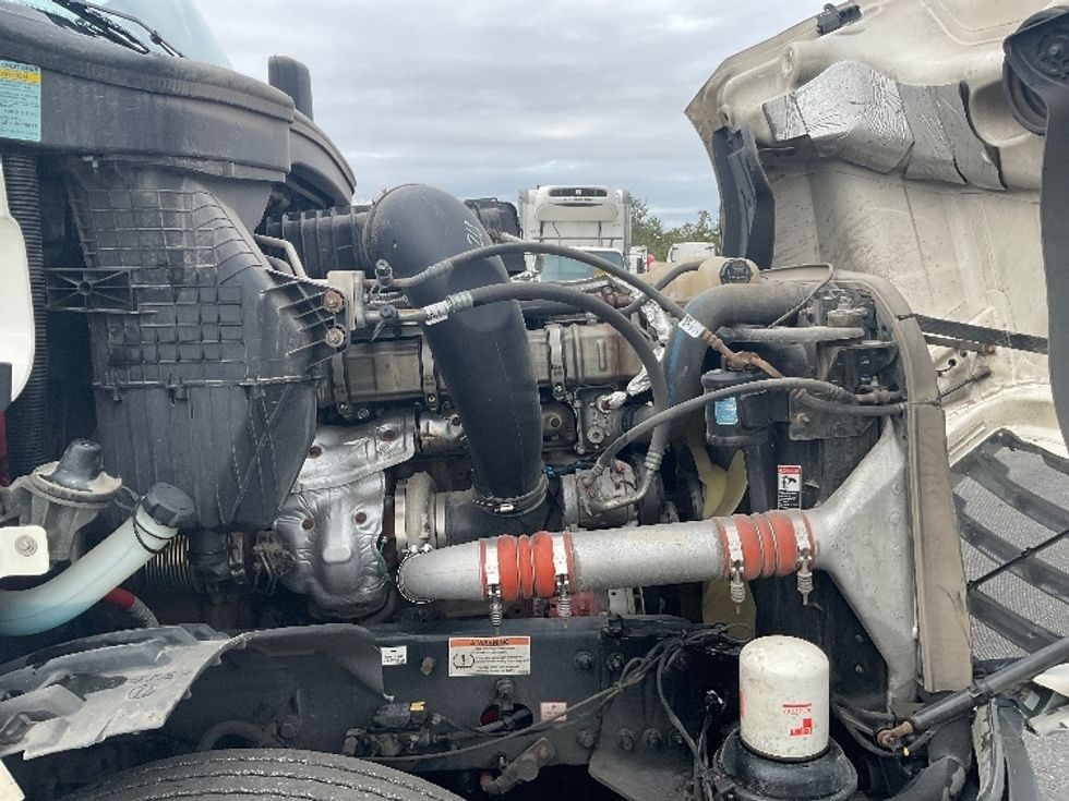 Sleeper Tractor-Heavy Duty Tractors-Freightliner-2022-T12664ST-Millville-NJ-411,025\n\t\tmiles-$ 76,000 - Image 20