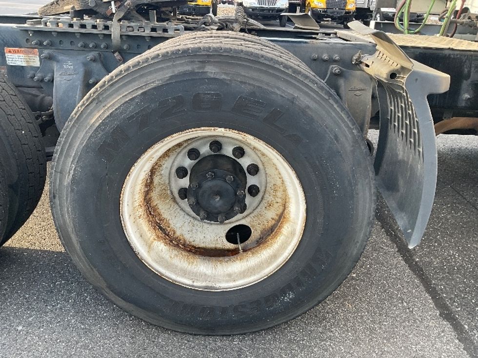 Sleeper Tractor-Heavy Duty Tractors-Freightliner-2022-T12664ST-Millville-NJ-445,395\n\t\tmiles-$ 73,750 - Image 22