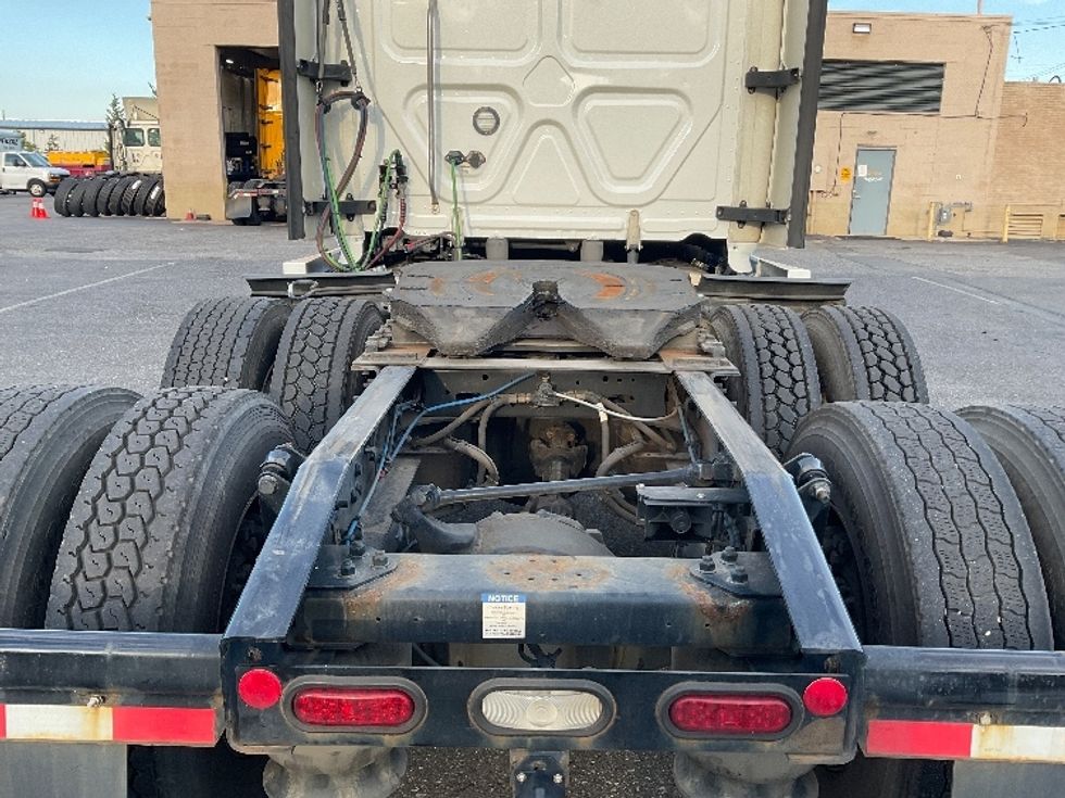 Sleeper Tractor-Heavy Duty Tractors-Freightliner-2022-T12664ST-Millville-NJ-445,395\n\t\tmiles-$ 73,750 - Image 6