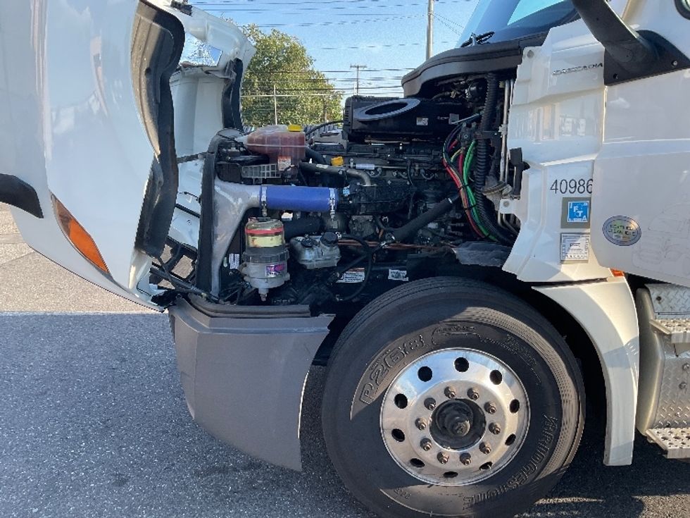 Sleeper Tractor-Heavy Duty Tractors-Freightliner-2022-T12664ST-Millville-NJ-446,488\n\t\tmiles-$ 72,750 - Image 21