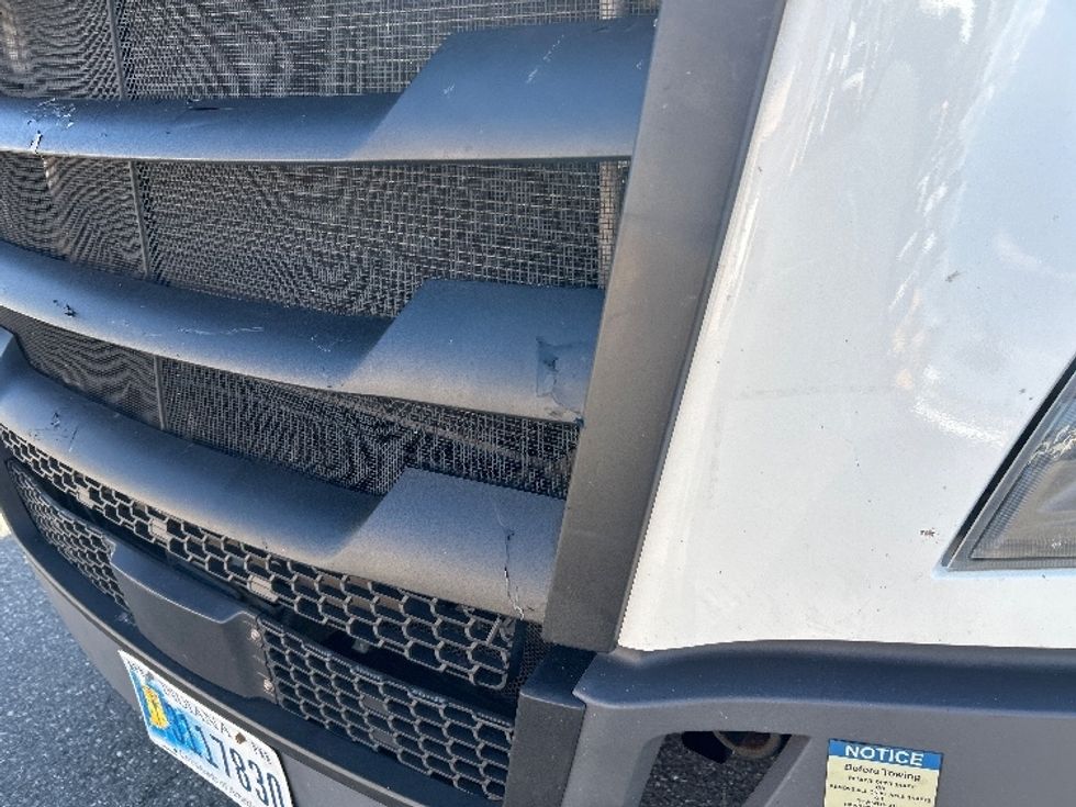 Sleeper Tractor-Heavy Duty Tractors-Freightliner-2022-T12664ST-Millville-NJ-450,575\n\t\tmiles-$ 73,250 - Image 23