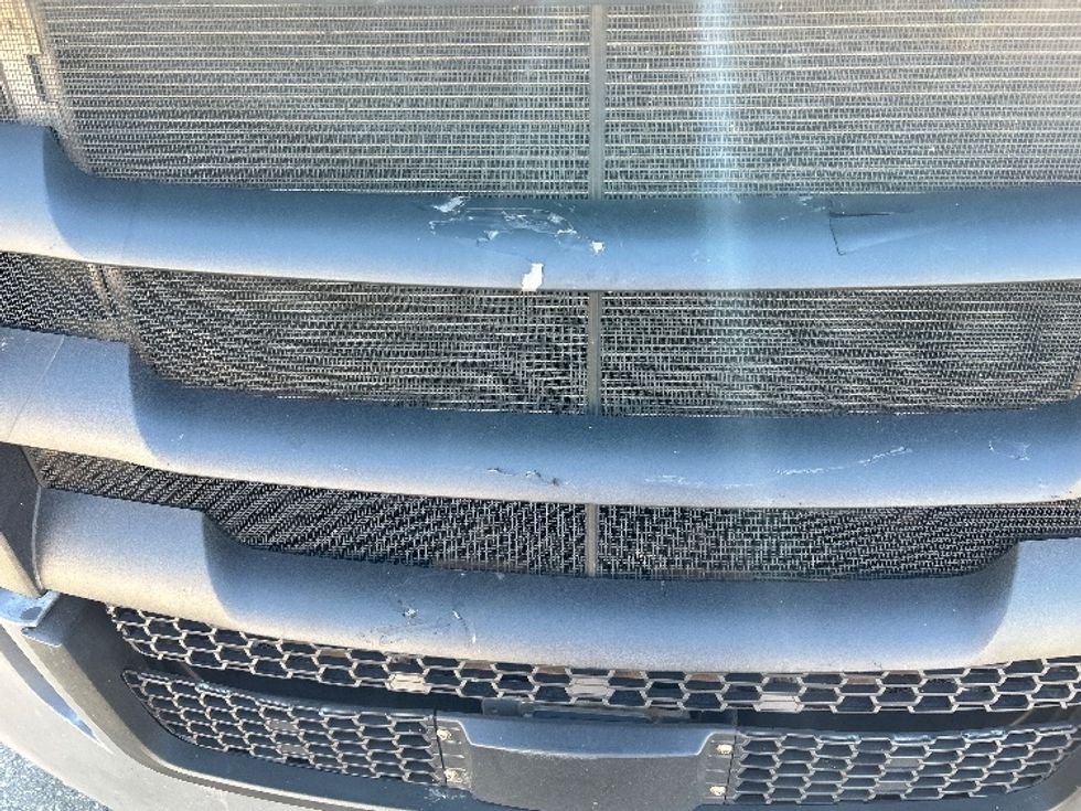 Sleeper Tractor-Heavy Duty Tractors-Freightliner-2022-T12664ST-Millville-NJ-450,575\n\t\tmiles-$ 73,250 - Image 24