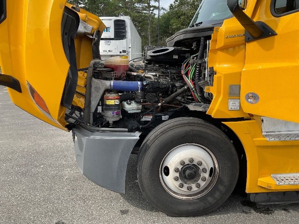 Sleeper Tractor-Heavy Duty Tractors-Freightliner-2022-T12664ST-Millville-NJ-475,226\n\t\tmiles-$ 66,750 - Image 21