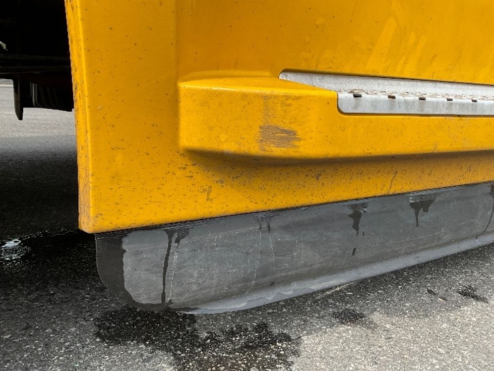 Sleeper Tractor-Heavy Duty Tractors-Freightliner-2022-T12664ST-Millville-NJ-475,226\n\t\tmiles-$ 66,750 - Image 22