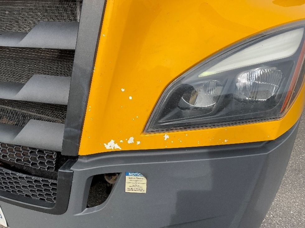 Sleeper Tractor-Heavy Duty Tractors-Freightliner-2022-T12664ST-Millville-NJ-475,226\n\t\tmiles-$ 66,750 - Image 23