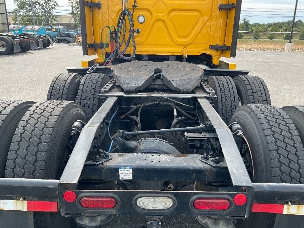 Sleeper Tractor-Heavy Duty Tractors-Freightliner-2022-T12664ST-Millville-NJ-475,226\n\t\tmiles-$ 66,750 - Image 6