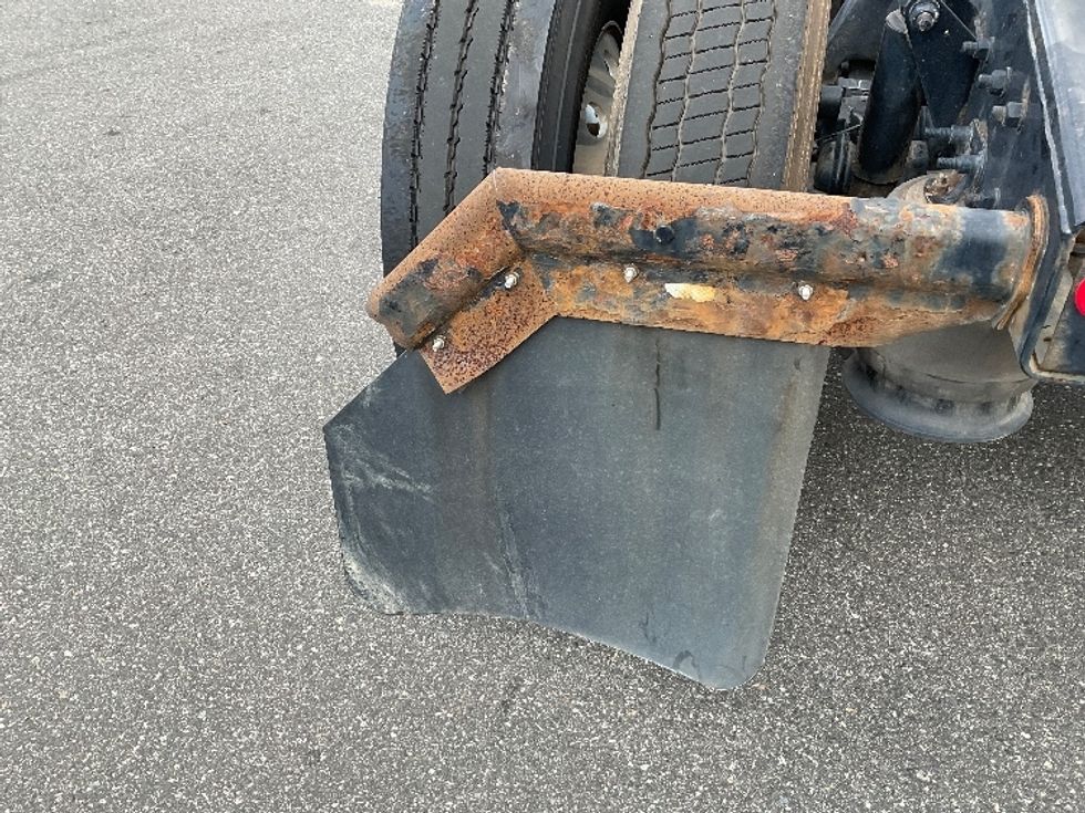 Sleeper Tractor-Heavy Duty Tractors-Freightliner-2022-T12664ST-Millville-NJ-529,717\n\t\tmiles-$ 66,250 - Image 25