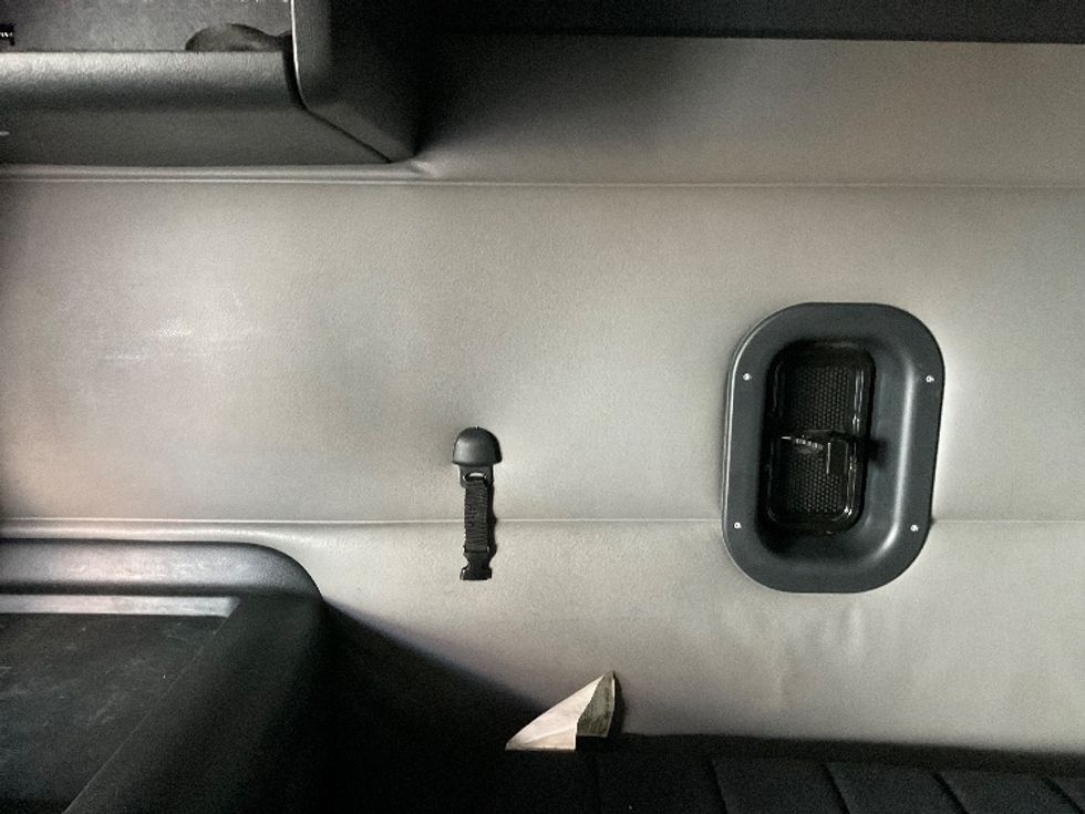 Sleeper Tractor-Heavy Duty Tractors-Freightliner-2022-T12664ST-Millville-NJ-530,802\n\t\tmiles-$ 66,000 - Image 19