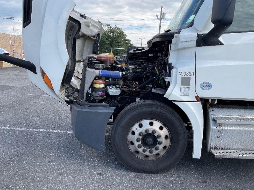 Sleeper Tractor-Heavy Duty Tractors-Freightliner-2022-T12664ST-Millville-NJ-530,802\n\t\tmiles-$ 66,000 - Image 21