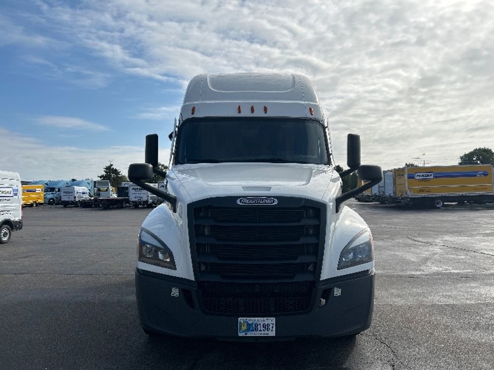 Sleeper Tractor-Heavy Duty Tractors-Freightliner-2022-T12664ST-Milwaukee-WI-430,992\n\t\tmiles-$ 74,250 - Image 2