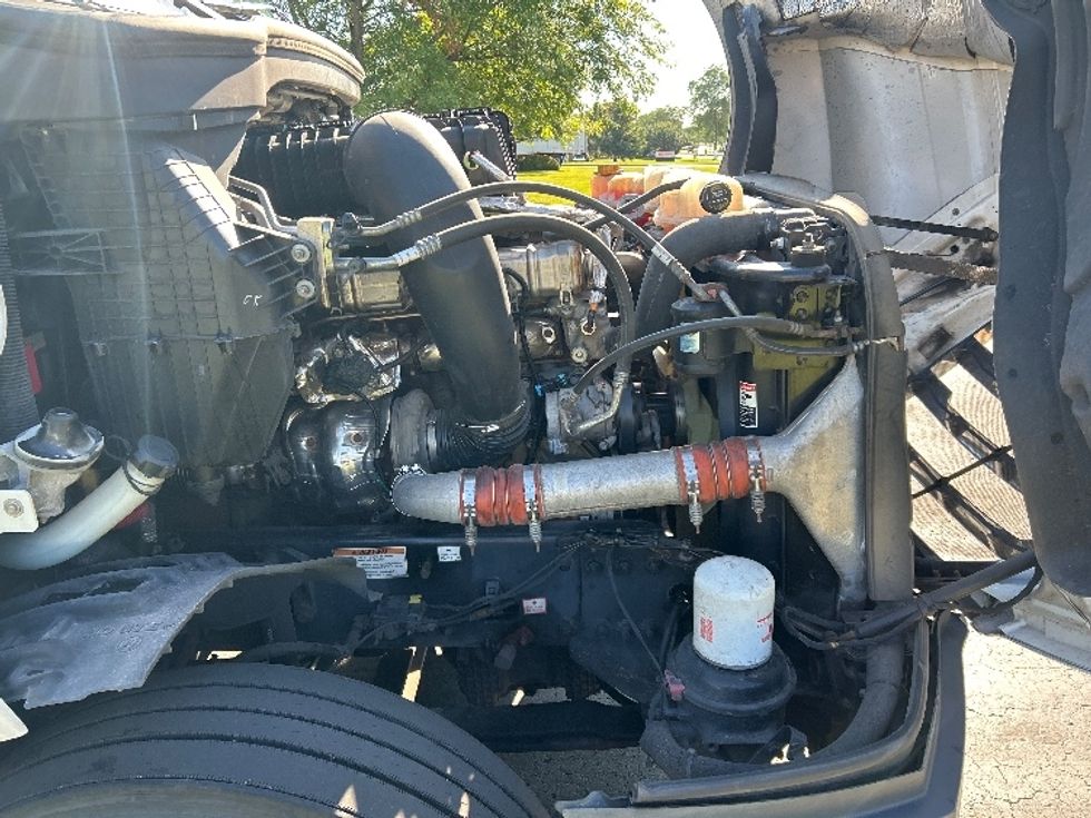 Sleeper Tractor-Heavy Duty Tractors-Freightliner-2022-T12664ST-Milwaukee-WI-458,684\n\t\tmiles-$ 72,500 - Image 20