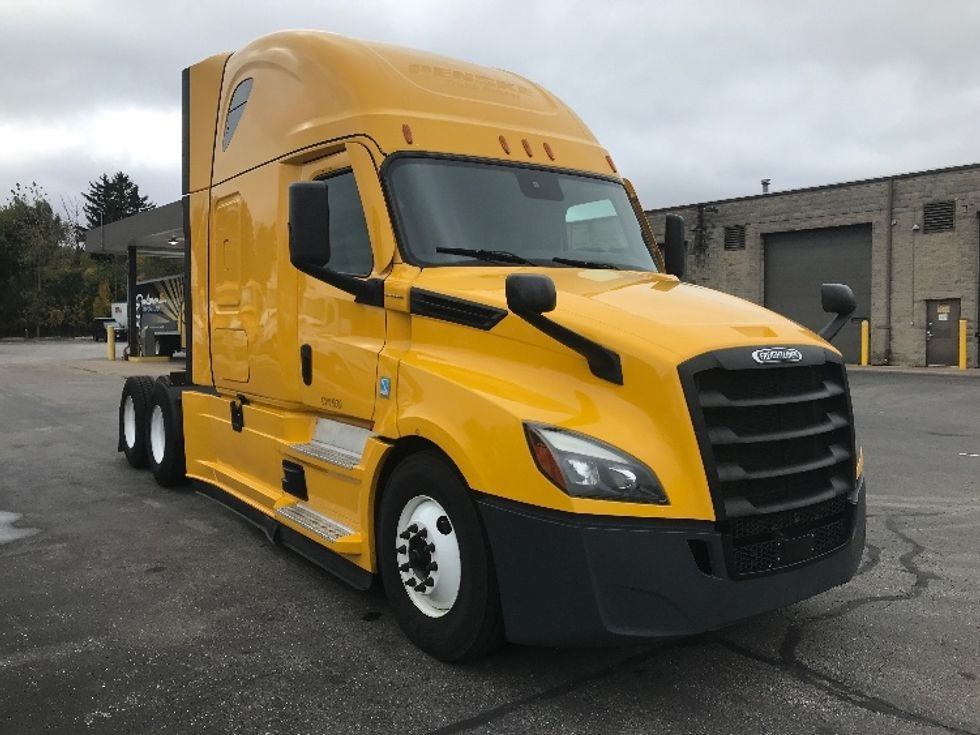 Sleeper Tractor-Heavy Duty Tractors-Freightliner-2022-T12664ST-Milwaukee-WI-461,129\n\t\tmiles-$ 67,250 - Image 1