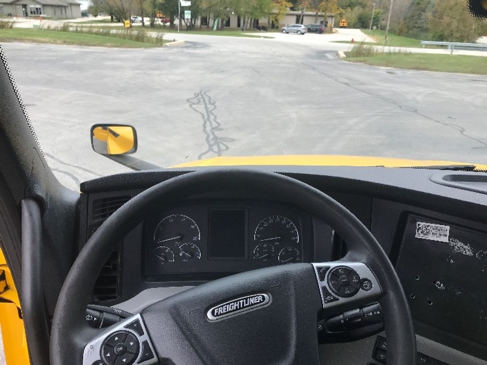 Sleeper Tractor-Heavy Duty Tractors-Freightliner-2022-T12664ST-Milwaukee-WI-461,129\n\t\tmiles-$ 67,250 - Image 11