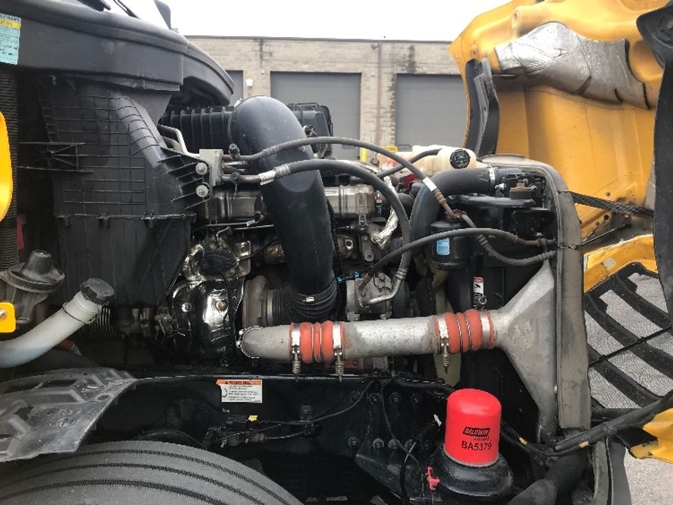 Sleeper Tractor-Heavy Duty Tractors-Freightliner-2022-T12664ST-Milwaukee-WI-461,129\n\t\tmiles-$ 67,250 - Image 20