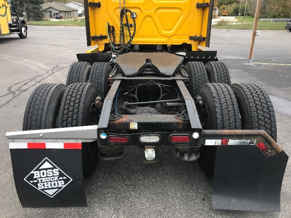 Sleeper Tractor-Heavy Duty Tractors-Freightliner-2022-T12664ST-Milwaukee-WI-461,129\n\t\tmiles-$ 67,250 - Image 6