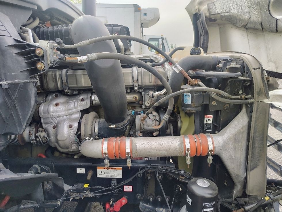 Sleeper Tractor-Heavy Duty Tractors-Freightliner-2022-T12664ST-Milwaukee-WI-517,837\n\t\tmiles-$ 58,750 - Image 17