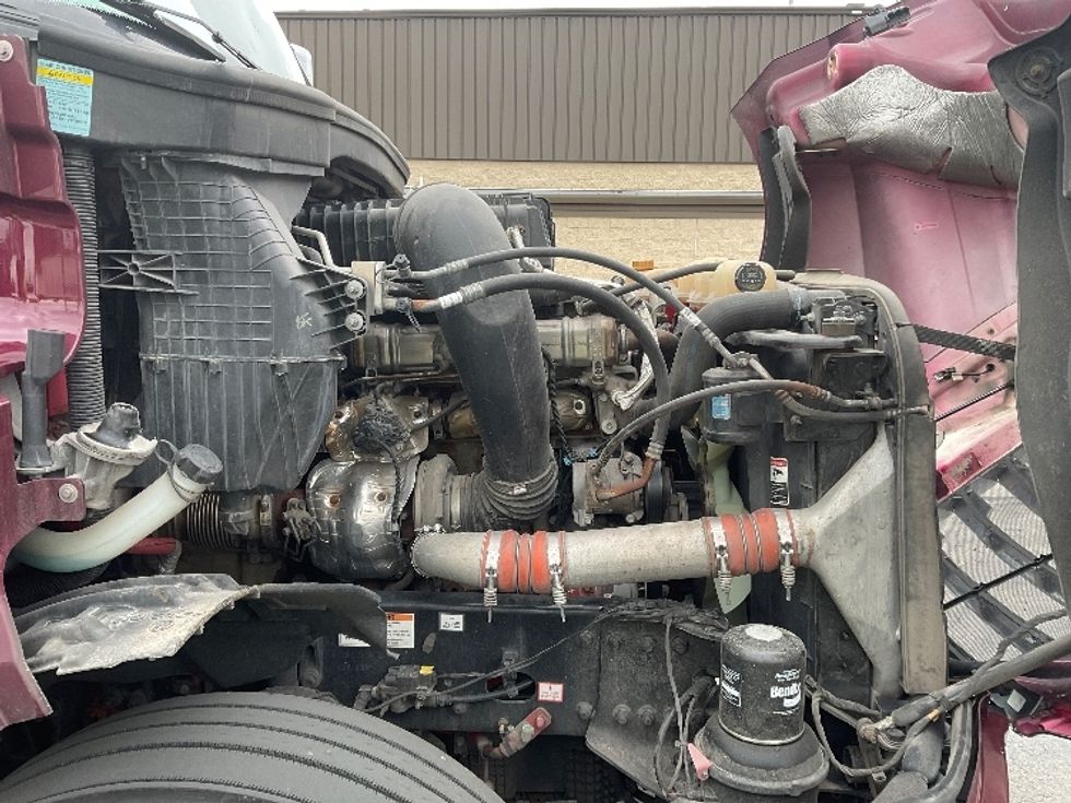 Sleeper Tractor-Heavy Duty Tractors-Freightliner-2022-T12664ST-Milwaukee-WI-534,284\n\t\tmiles-$ 64,750 - Image 17