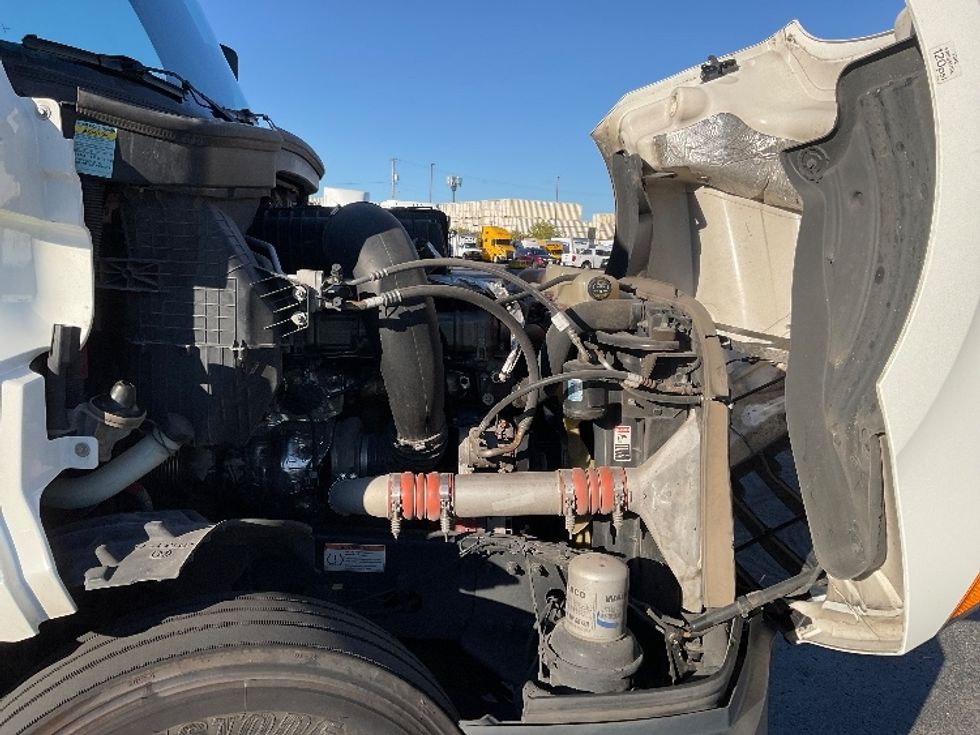 Sleeper Tractor-Heavy Duty Tractors-Freightliner-2022-T12664ST-Milwaukee-WI-567,040\n\t\tmiles-$ 62,250 - Image 20