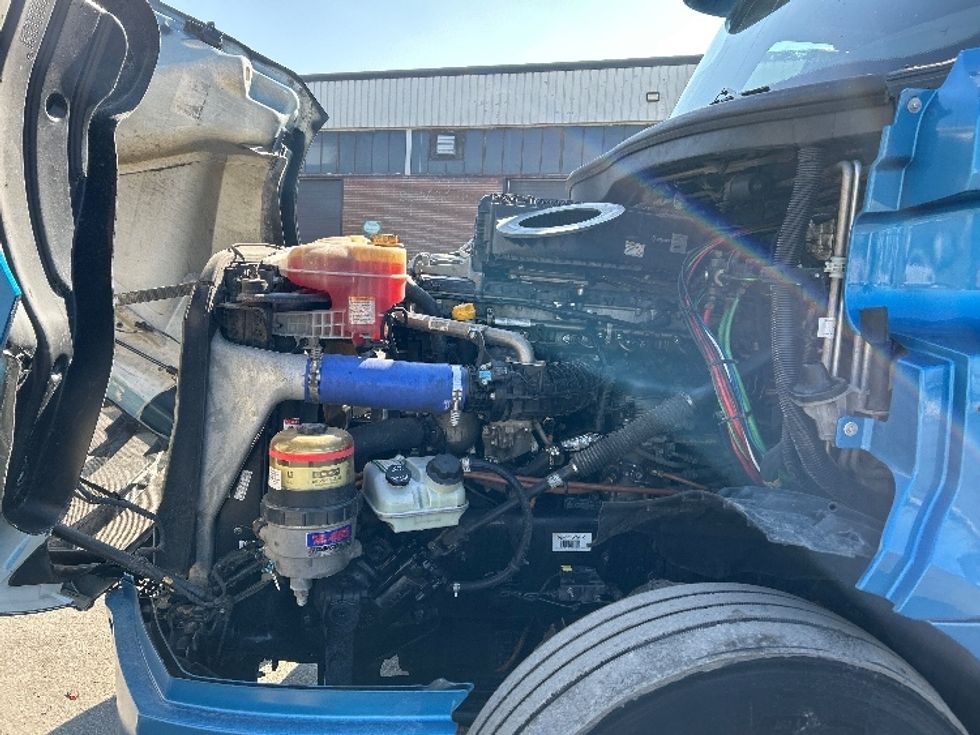 Sleeper Tractor-Heavy Duty Tractors-Freightliner-2022-T12664ST-Mississauga-ON-1,106,043\n\t\tkm-$ 59,000 - Image 21