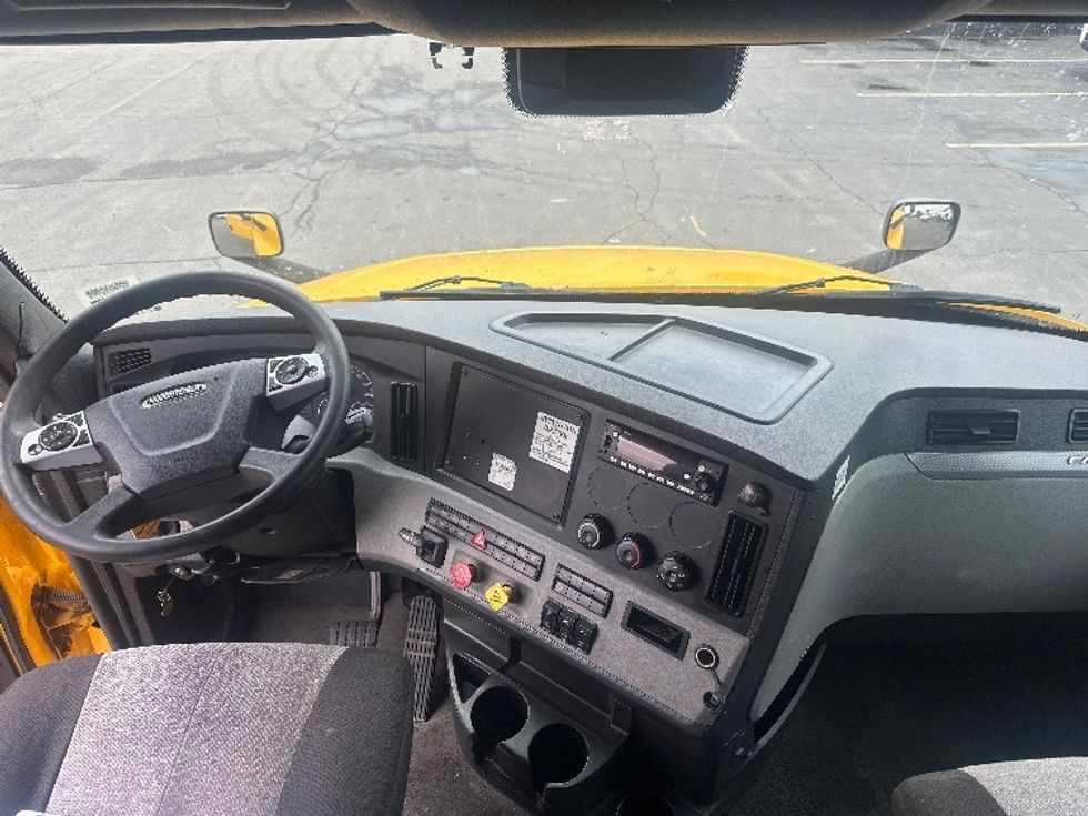 Sleeper Tractor-Heavy Duty Tractors-Freightliner-2022-T12664ST-Mississauga-ON-524,623\n\t\tkm-$ 107,250 - Image 12