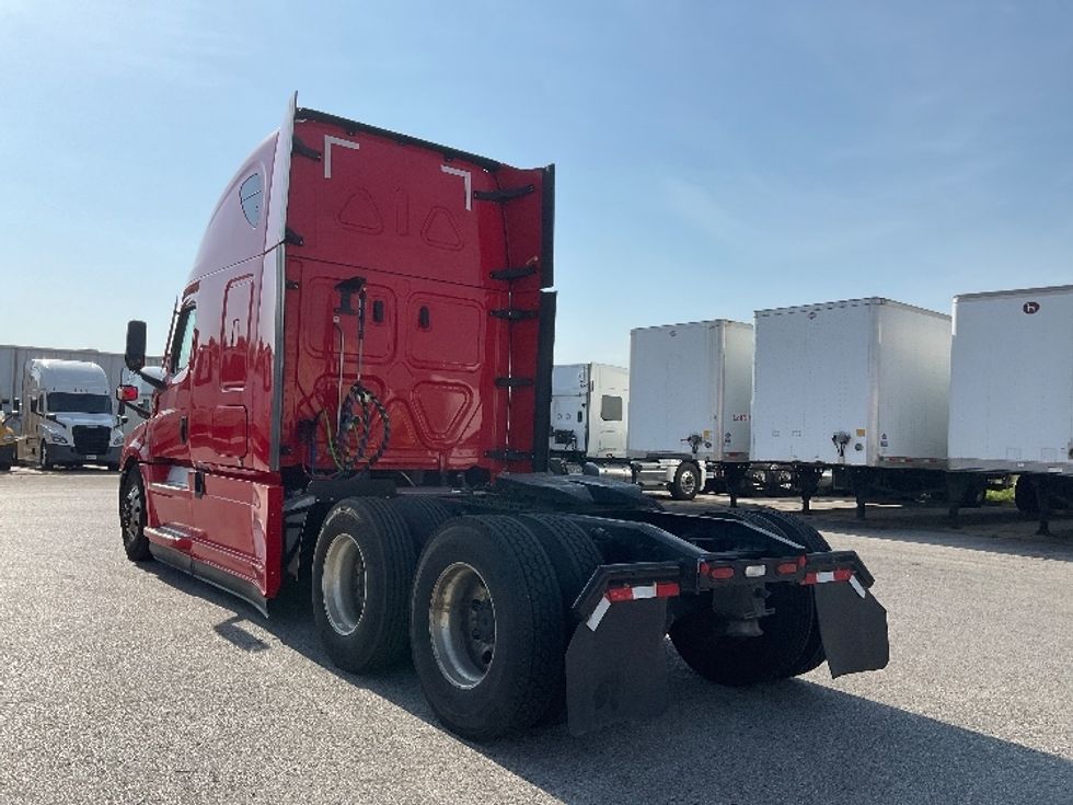 Sleeper Tractor-Heavy Duty Tractors-Freightliner-2022-T12664ST-Moberly-MO-386,547\n\t\tmiles-$ 80,750 - Image 5