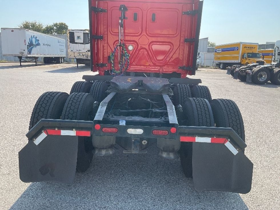 Sleeper Tractor-Heavy Duty Tractors-Freightliner-2022-T12664ST-Moberly-MO-386,547\n\t\tmiles-$ 80,750 - Image 6