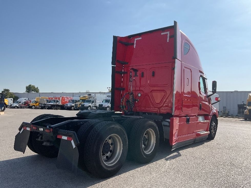 Sleeper Tractor-Heavy Duty Tractors-Freightliner-2022-T12664ST-Moberly-MO-386,547\n\t\tmiles-$ 80,750 - Image 7