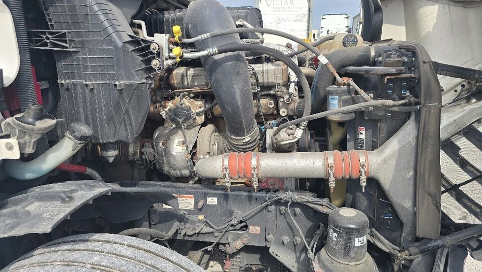 Sleeper Tractor-Heavy Duty Tractors-Freightliner-2022-T12664ST-Moberly-MO-508,438\n\t\tmiles-$ 69,750 - Image 20