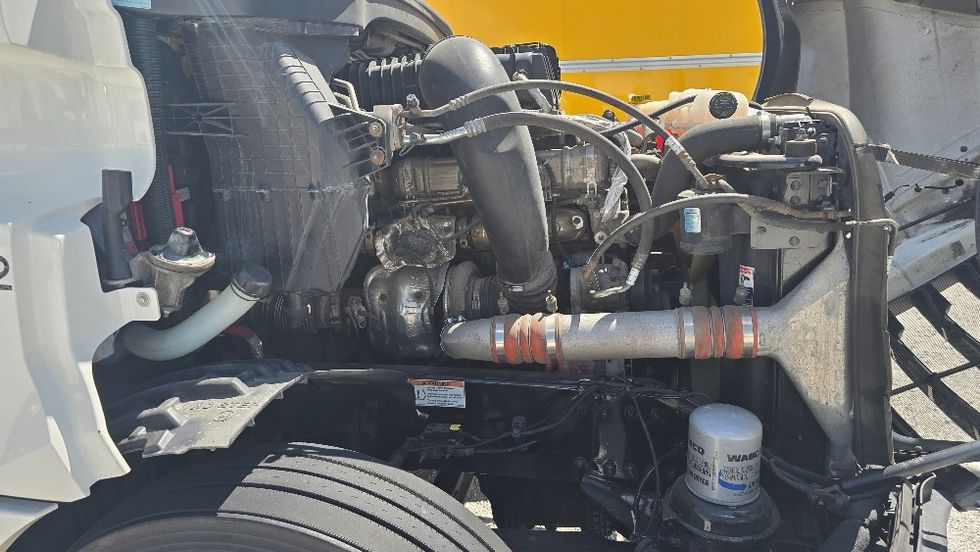 Sleeper Tractor-Heavy Duty Tractors-Freightliner-2022-T12664ST-Moberly-MO-509,096\n\t\tmiles-$ 74,000 - Image 20