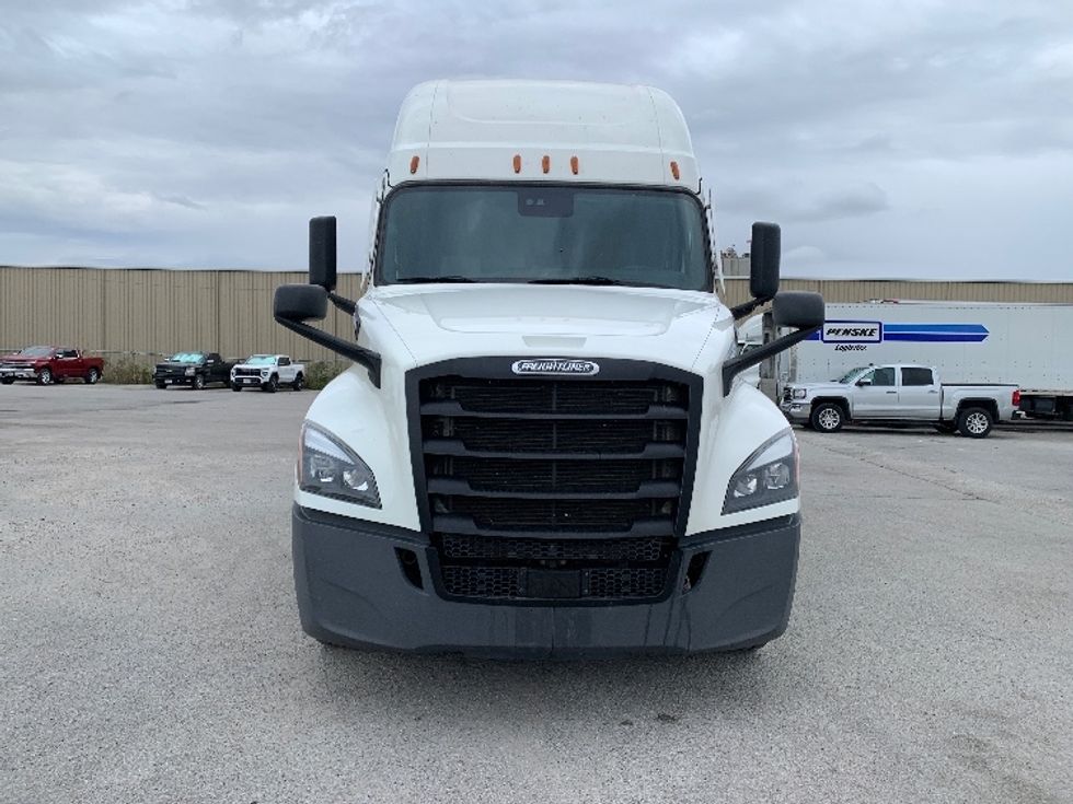 Sleeper Tractor-Heavy Duty Tractors-Freightliner-2022-T12664ST-Moberly-MO-676,598\n\t\tmiles-$ 54,000 - Image 2