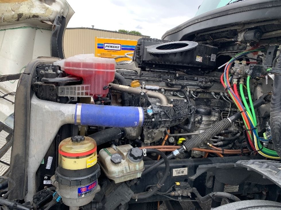 Sleeper Tractor-Heavy Duty Tractors-Freightliner-2022-T12664ST-Moberly-MO-676,598\n\t\tmiles-$ 54,000 - Image 21