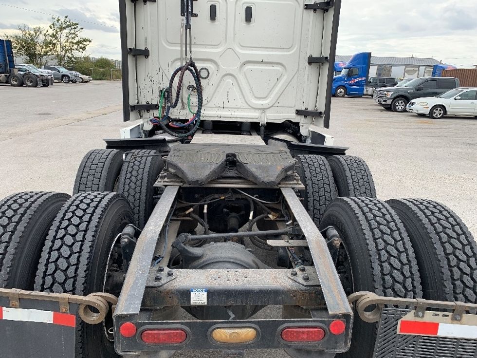 Sleeper Tractor-Heavy Duty Tractors-Freightliner-2022-T12664ST-Moberly-MO-676,598\n\t\tmiles-$ 54,000 - Image 6