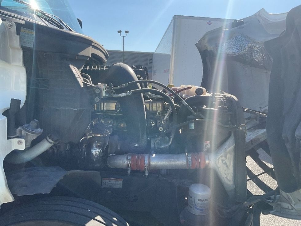 Sleeper Tractor-Heavy Duty Tractors-Freightliner-2022-T12664ST-Moberly-MO-740,302\n\t\tmiles-$ 47,750 - Image 20