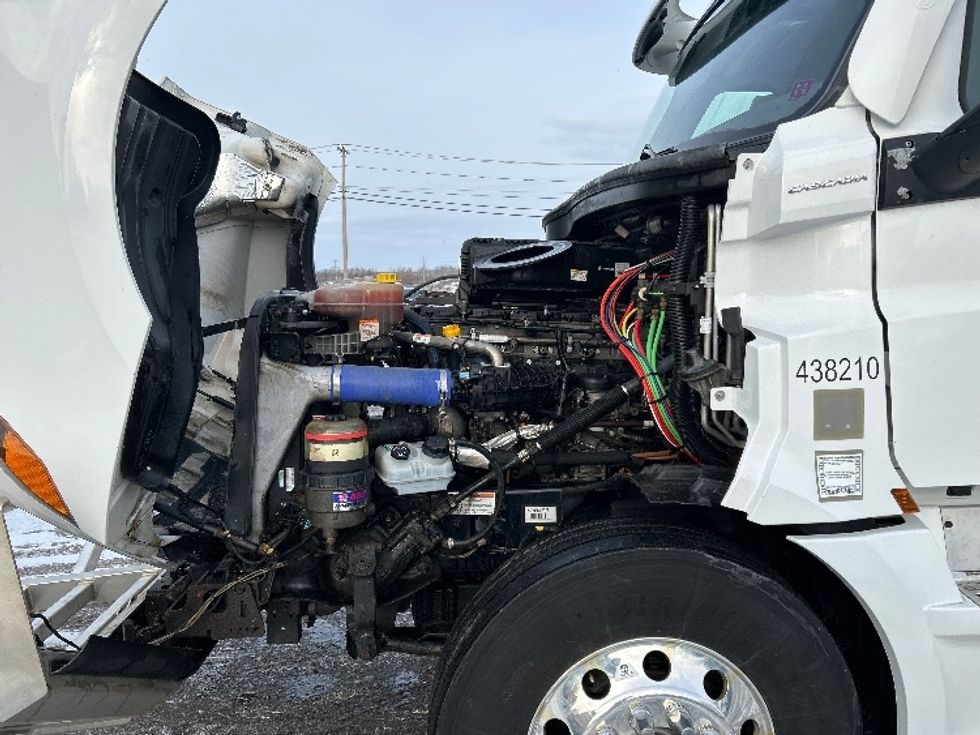 Sleeper Tractor-Heavy Duty Tractors-Freightliner-2022-T12664ST-Moncton-NB-868,328\n\t\tkm-$ 78,000 - Image 21