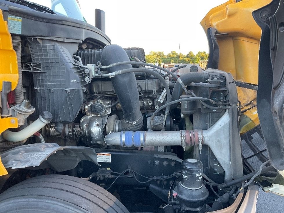 Sleeper Tractor-Heavy Duty Tractors-Freightliner-2022-T12664ST-Monroe-OH-480,556\n\t\tmiles-$ 65,500 - Image 20