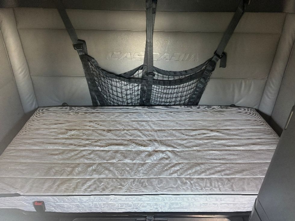 Sleeper Tractor-Heavy Duty Tractors-Freightliner-2022-T12664ST-Monroe-OH-554,077\n\t\tmiles-$ 62,500 - Image 16