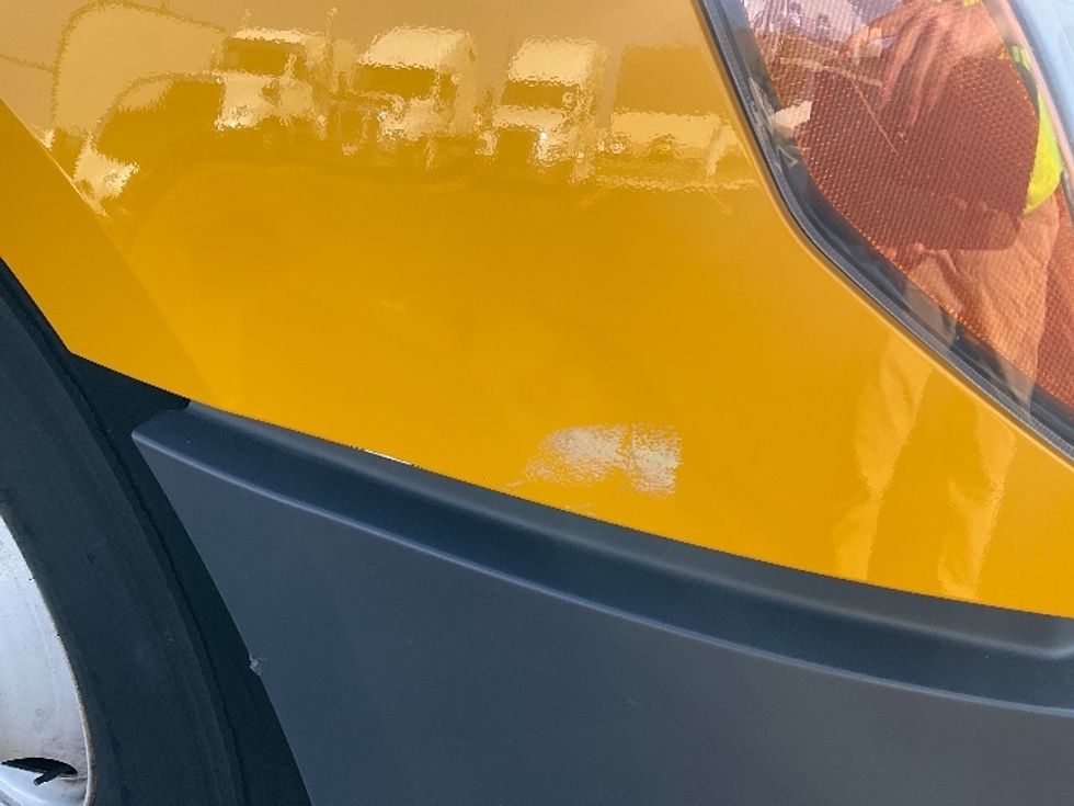 Sleeper Tractor-Heavy Duty Tractors-Freightliner-2022-T12664ST-Monroe-OH-612,422\n\t\tmiles-$ 53,000 - Image 25