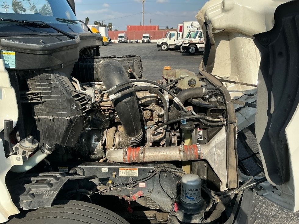 Sleeper Tractor-Heavy Duty Tractors-Freightliner-2022-T12664ST-Montebello-CA-571,195\n\t\tmiles-$ 68,000 - Image 20