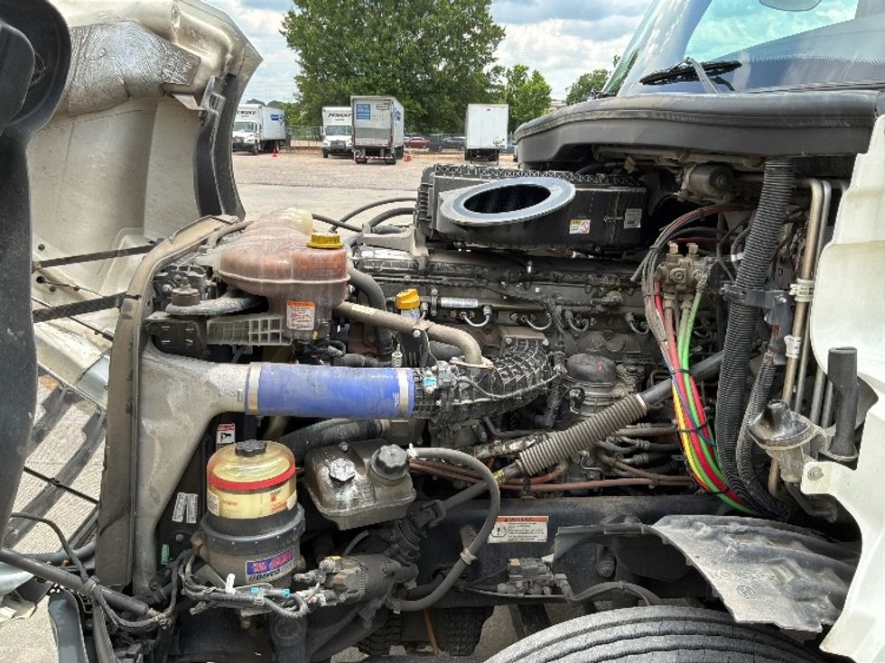Sleeper Tractor-Heavy Duty Tractors-Freightliner-2022-T12664ST-Montgomery-AL-432,834\n\t\tmiles-$ 86,000 - Image 21
