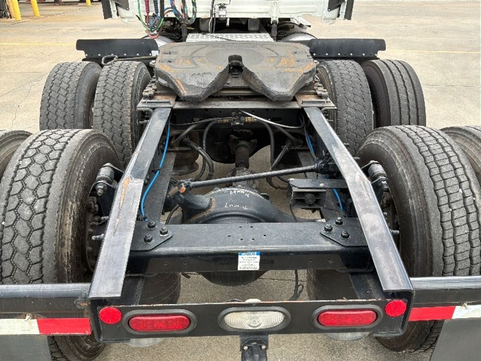 Sleeper Tractor-Heavy Duty Tractors-Freightliner-2022-T12664ST-Montgomery-AL-432,834\n\t\tmiles-$ 86,000 - Image 6