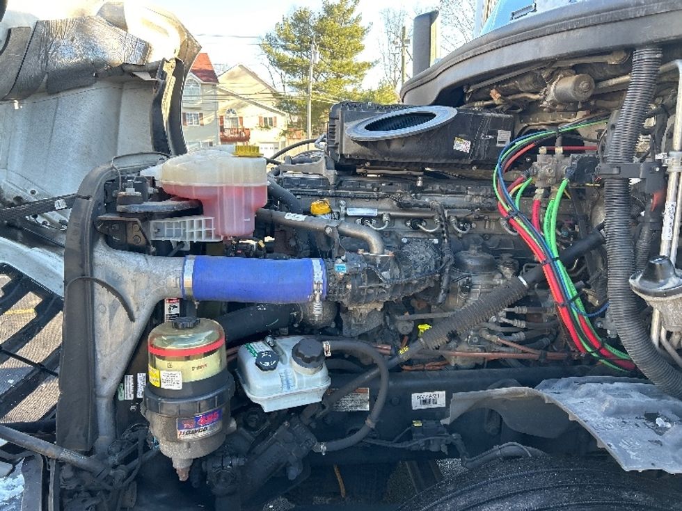 Sleeper Tractor-Heavy Duty Tractors-Freightliner-2022-T12664ST-Montgomery-NY-311,965\n\t\tmiles-$ 81,750 - Image 21