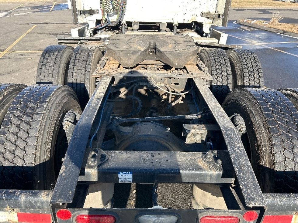 Sleeper Tractor-Heavy Duty Tractors-Freightliner-2022-T12664ST-Montgomery-NY-311,965\n\t\tmiles-$ 81,750 - Image 23