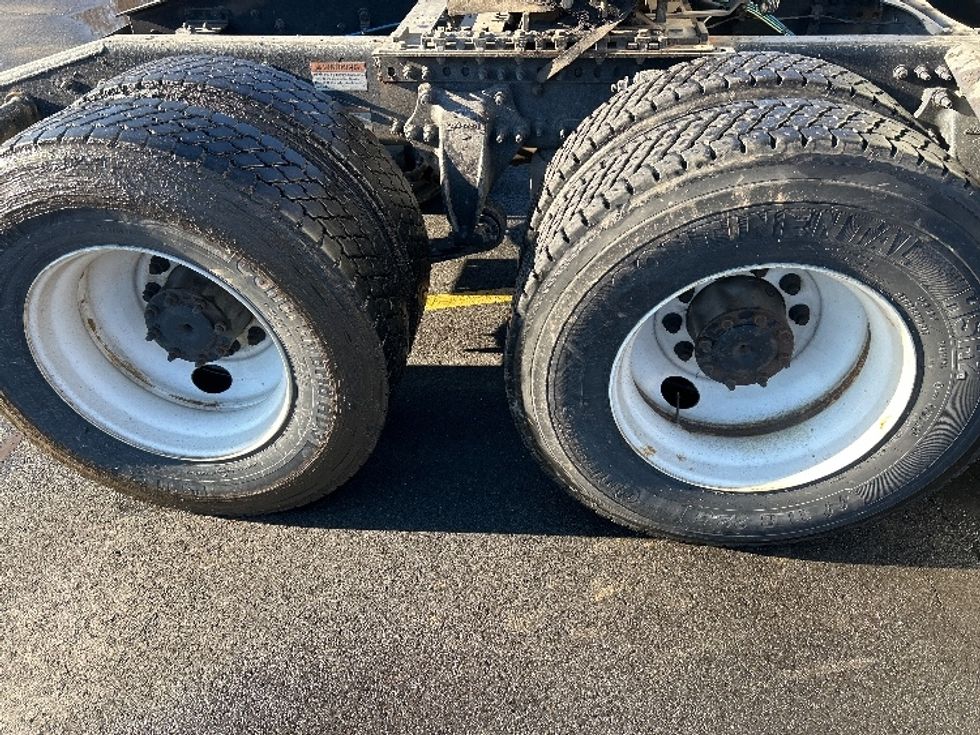 Sleeper Tractor-Heavy Duty Tractors-Freightliner-2022-T12664ST-Montgomery-NY-311,965\n\t\tmiles-$ 81,750 - Image 24