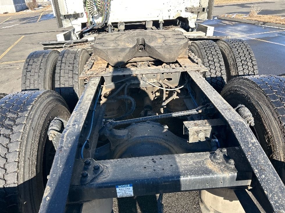 Sleeper Tractor-Heavy Duty Tractors-Freightliner-2022-T12664ST-Montgomery-NY-311,965\n\t\tmiles-$ 81,750 - Image 26