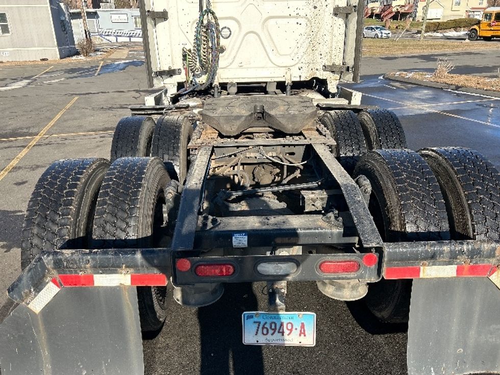 Sleeper Tractor-Heavy Duty Tractors-Freightliner-2022-T12664ST-Montgomery-NY-311,965\n\t\tmiles-$ 81,750 - Image 6