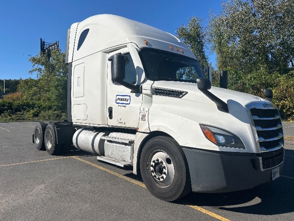 Sleeper Tractor-Heavy Duty Tractors-Freightliner-2022-T12664ST-Montgomery-NY-503,160\n\t\tmiles-$ 66,000 - Image 1