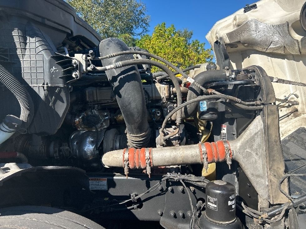 Sleeper Tractor-Heavy Duty Tractors-Freightliner-2022-T12664ST-Montgomery-NY-503,160\n\t\tmiles-$ 66,000 - Image 19