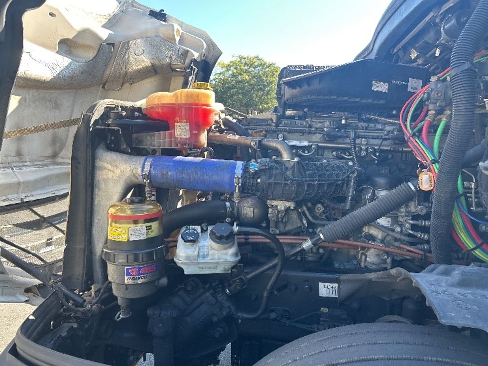 Sleeper Tractor-Heavy Duty Tractors-Freightliner-2022-T12664ST-Montgomery-NY-503,160\n\t\tmiles-$ 66,000 - Image 20